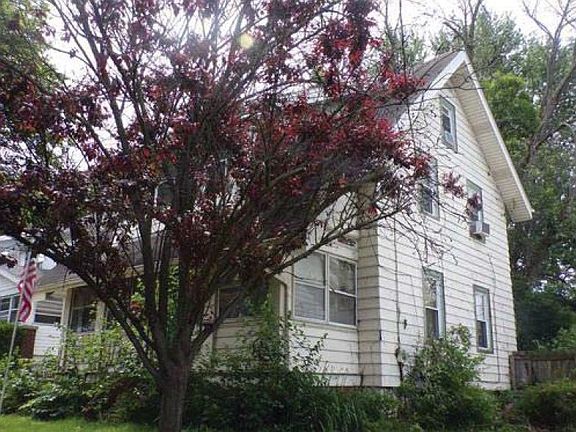 2nd image of 24 E Rosewood Ave