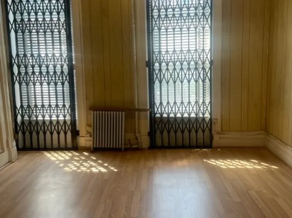 438 Jefferson Avenue image 8 of 12