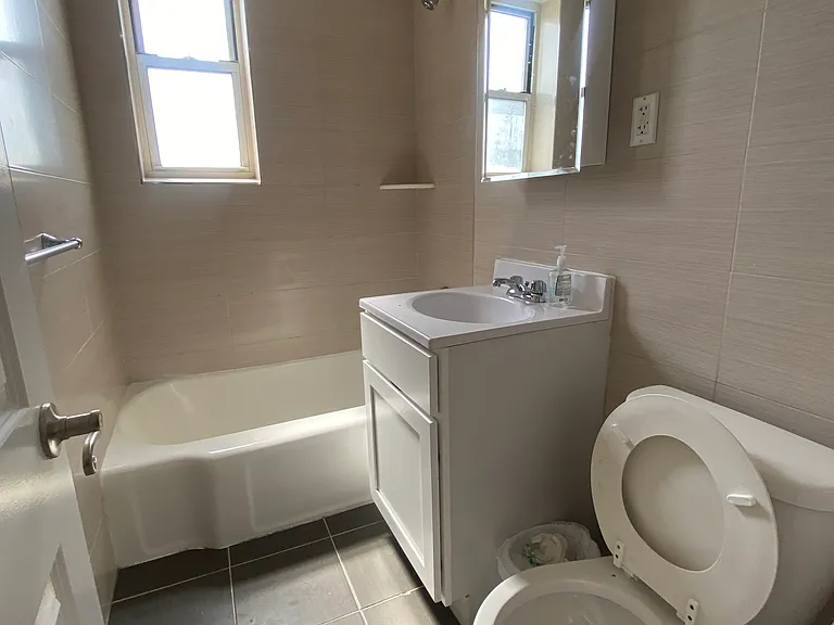 143-40 41st Ave #2G — Photo 8