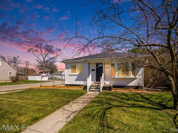 24706 Schroeder Ave, Eastpointe, MI 48021