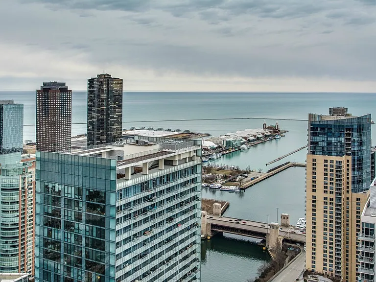 225 N Columbus Dr #5510 — Photo 6
