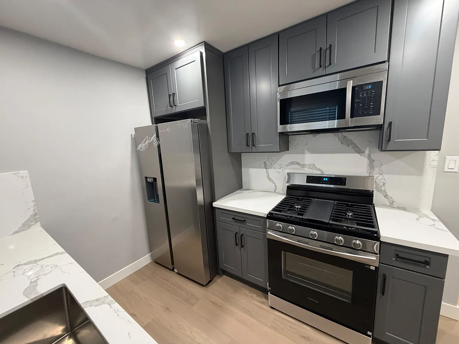 2 bed, 1000 sqft, $2,199 — Photo 3
