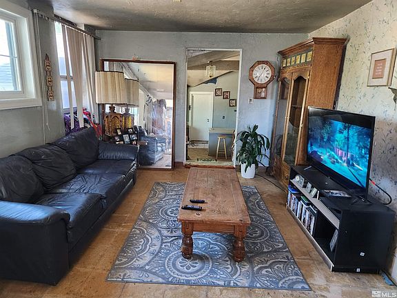 5th image of 2721 Gordon Ave