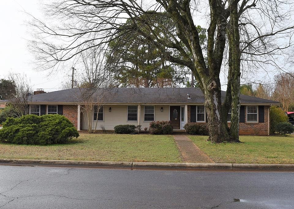 1st image of 2505 Chickasaw Dr