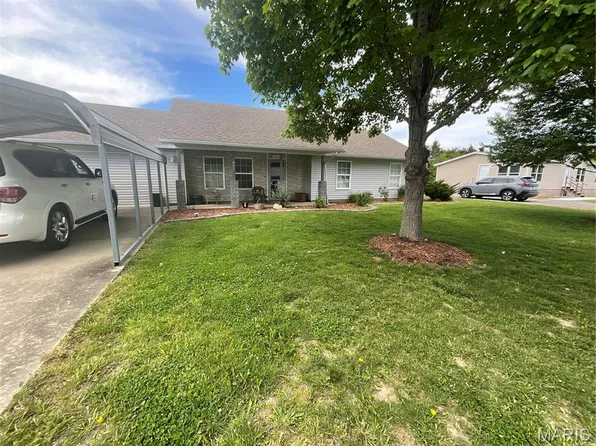 1880 Mary St, Scott City, MO 63780