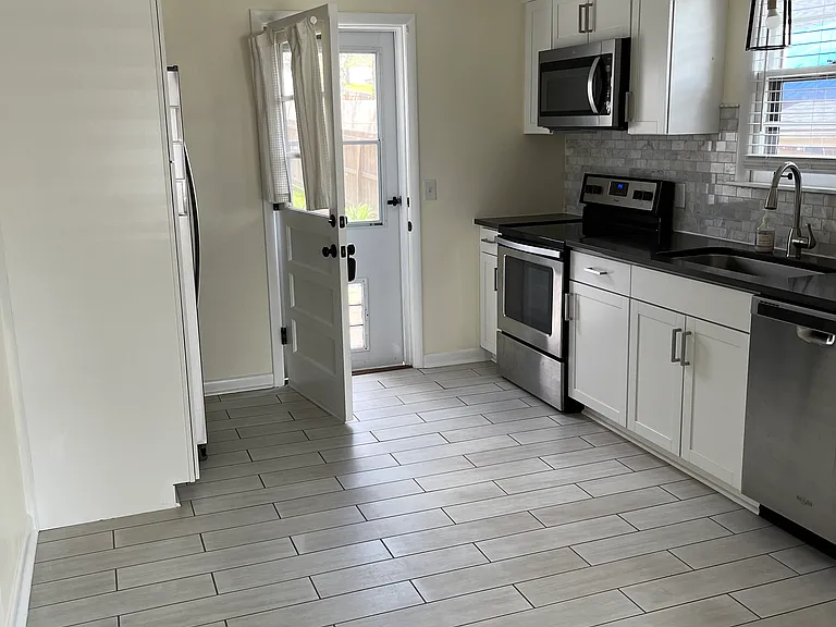 kitchen (no furnishing)