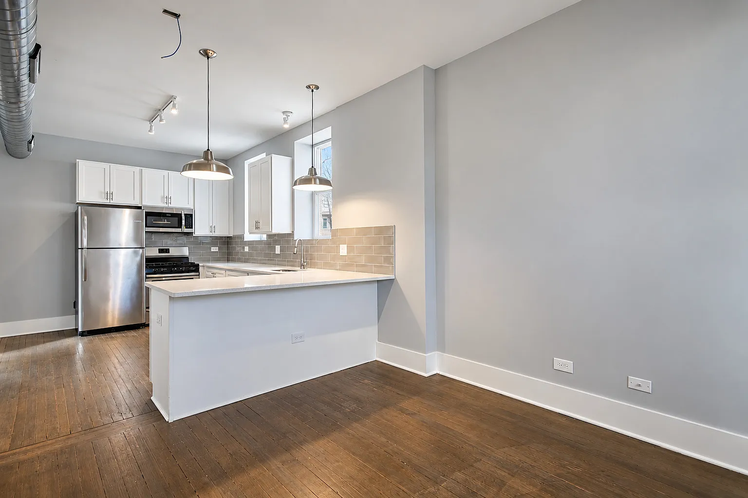 1 bed, 568 sqft, $1,700 — Photo 2