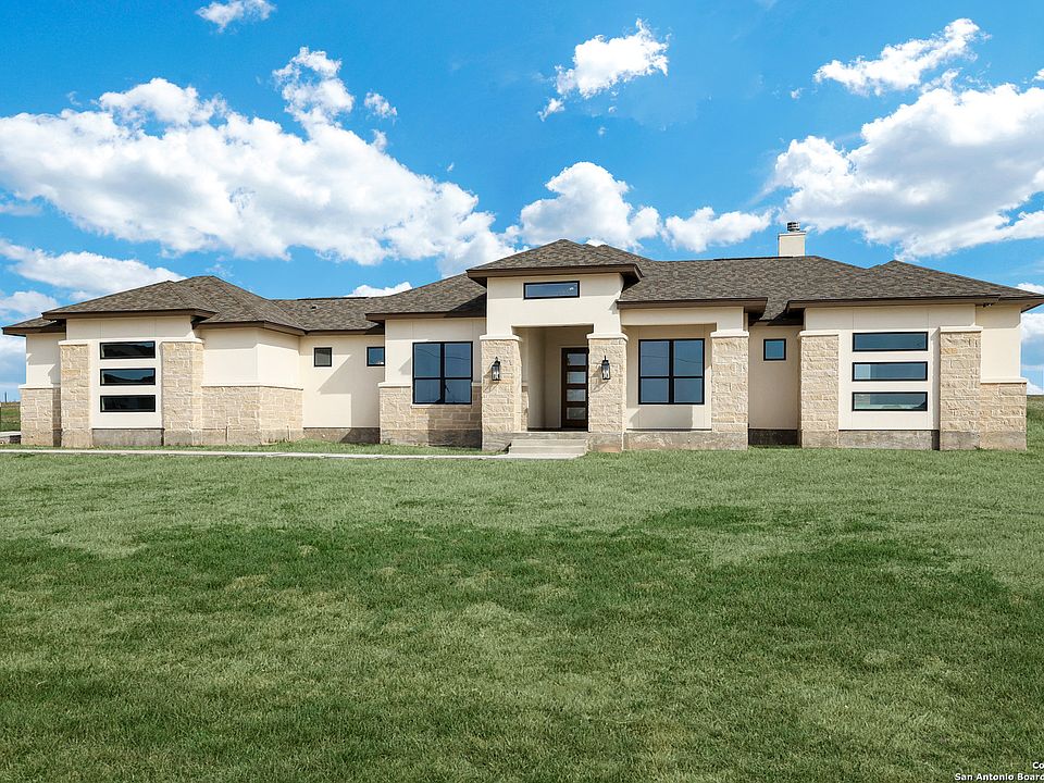 1st image of 125 Valley View Dr