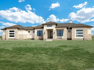 125 Valley View Dr, La Vernia, TX 78121