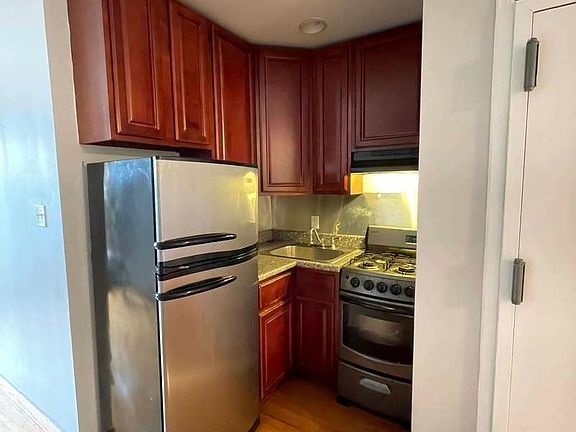 3rd image of 371 Columbia St #22