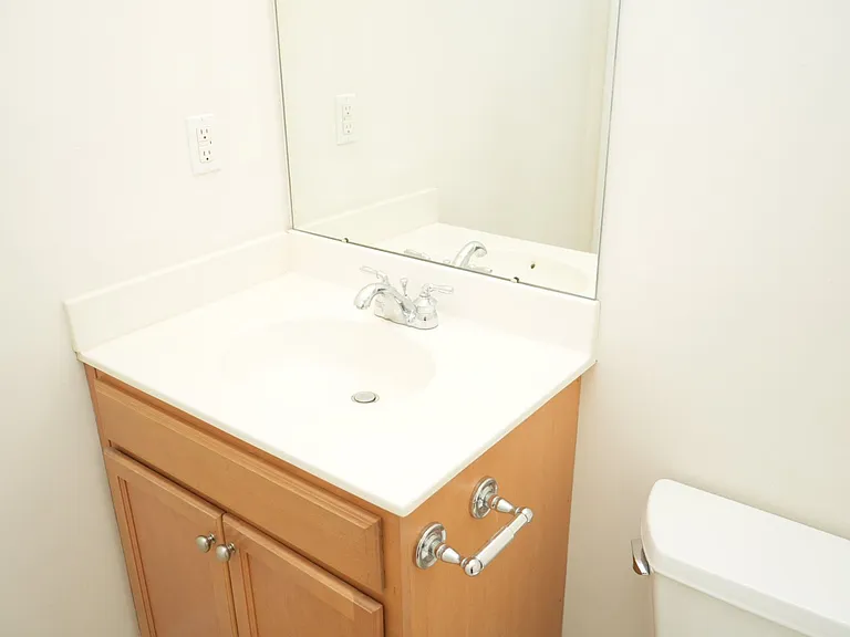 306 Marquette Ct — Photo 23