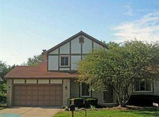 7585 Deer Creek Dr, Columbus, OH 43085