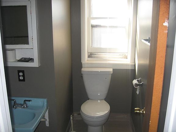4th image of 818 N Mozart St #3