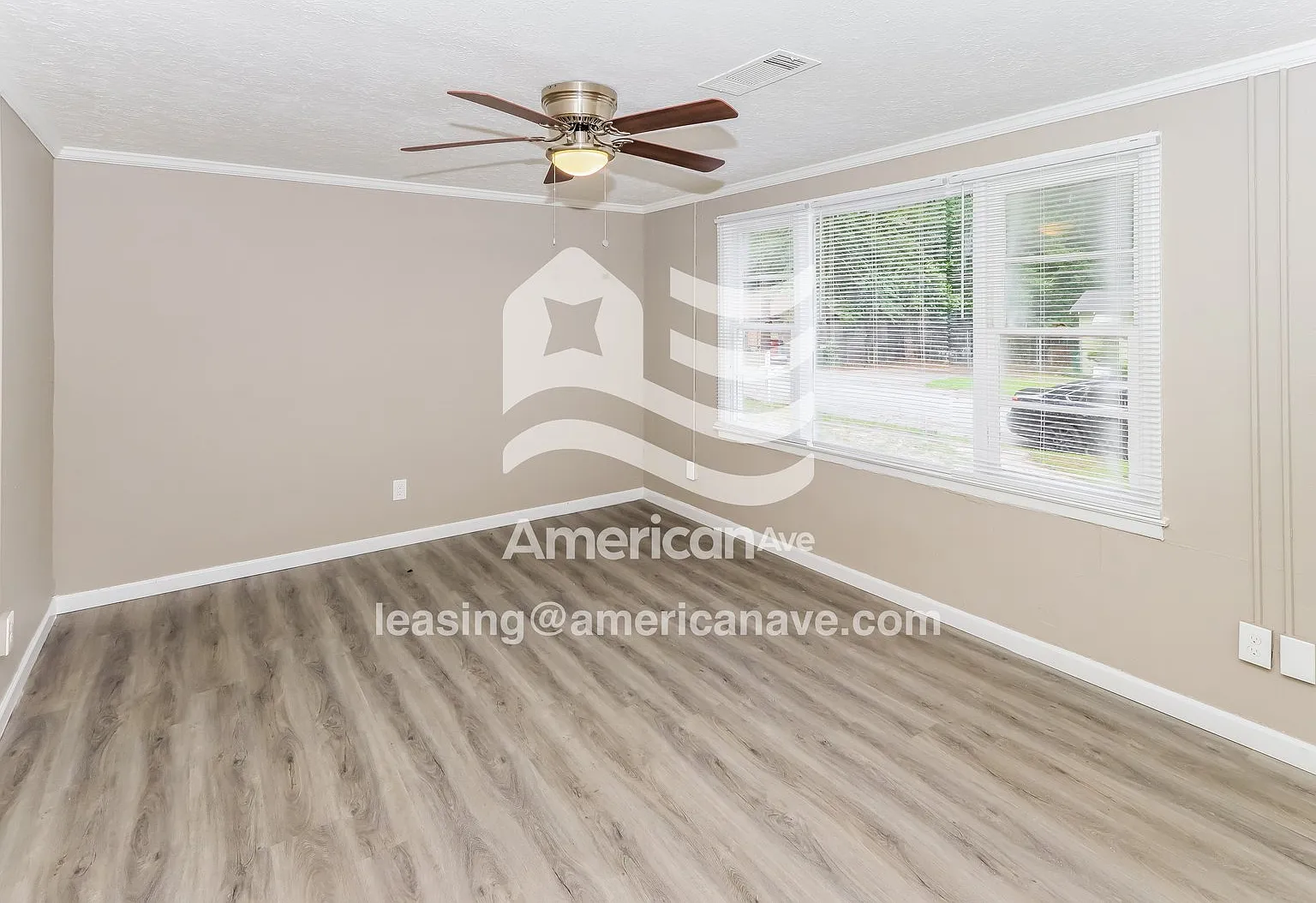 3 bed, 1.0 bath, 1056 sqft, $1,518 — Photo 2