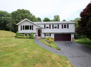 14 Longview Ln, Wallingford, CT 06492