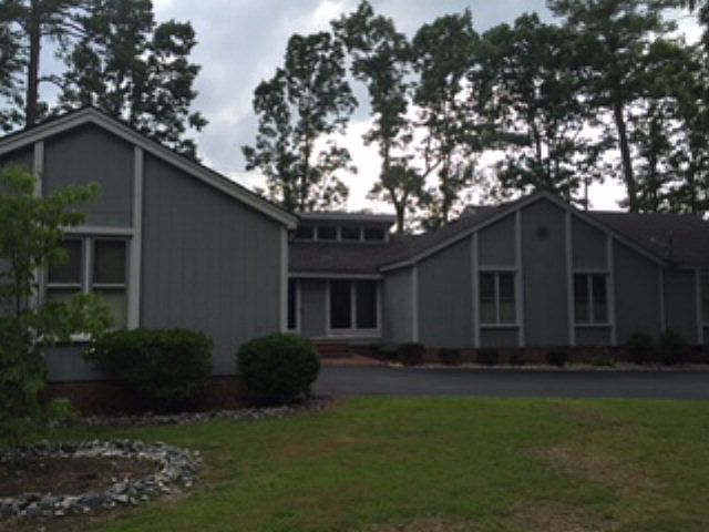 1st image of 904 Mashie Ln