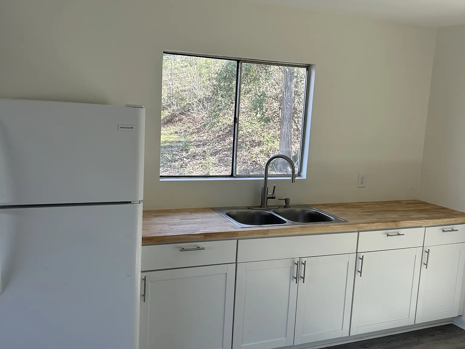 3310 Easton Avenue #B — Photo 2