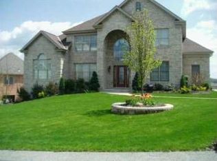 102 Windermere Ct, Canonsburg, PA