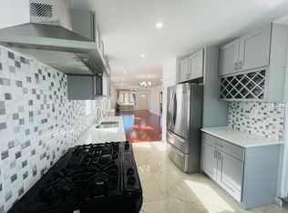 86 Lexington Ave, Franklin Square, NY 11010