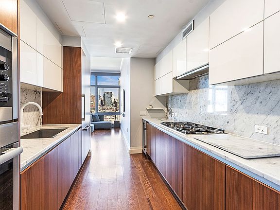 4th image of 35 W 15th St APT 21A