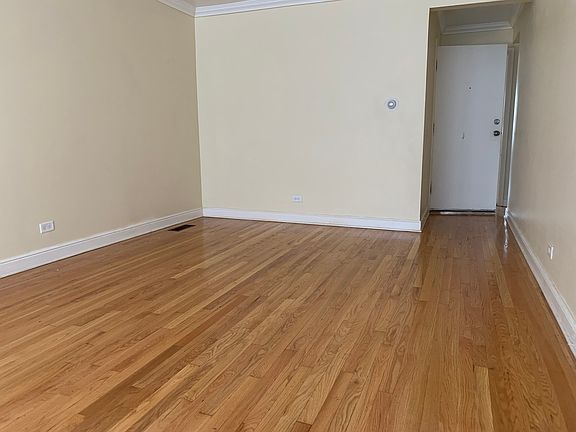 3rd image of 10844 S King Dr #2