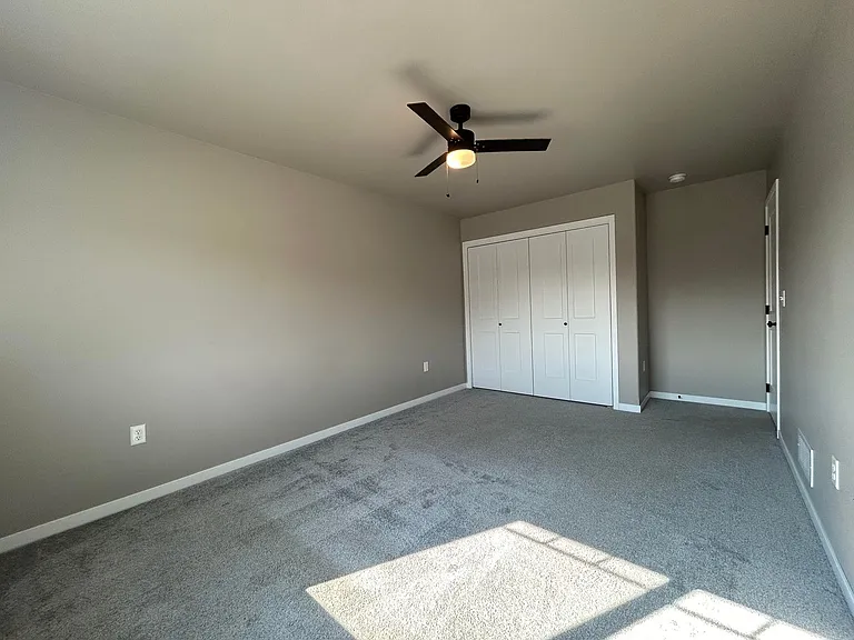 253 Lindemann Dr — Photo 14