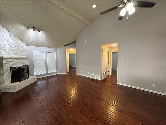 3rd image of 4208 Hemlock St