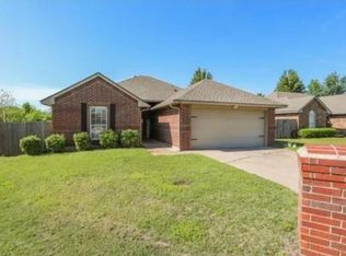 392 NE 9th Pl, Newcastle, OK 73065