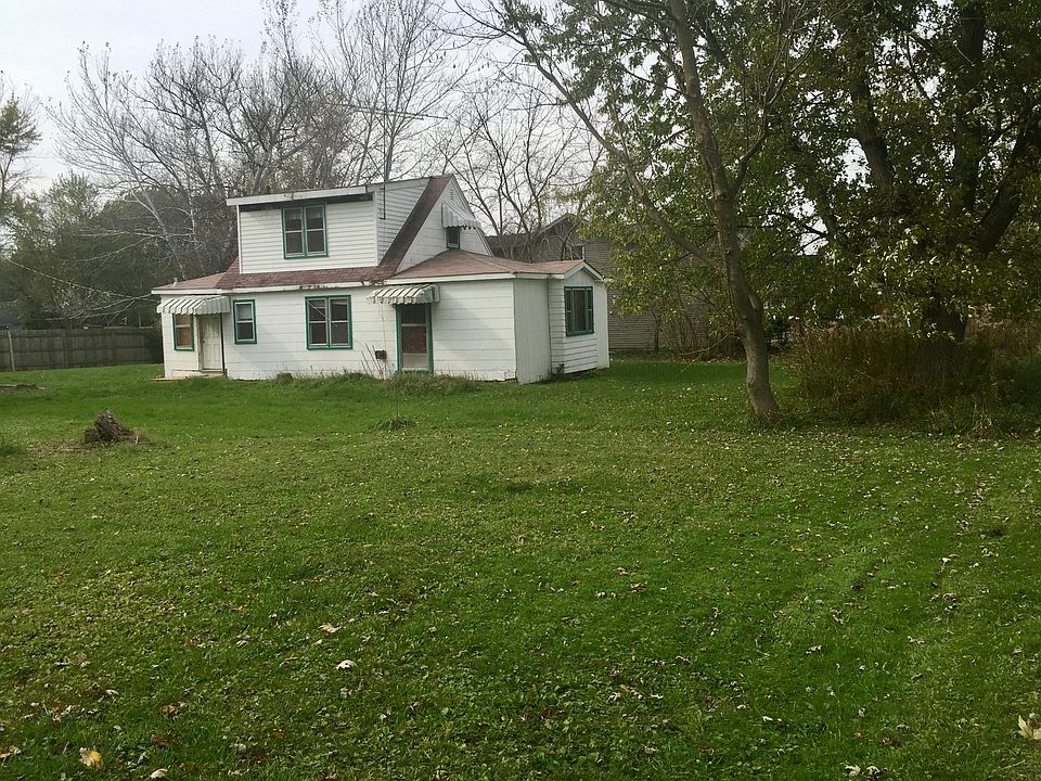 2nd image of 28460 W Park Ave