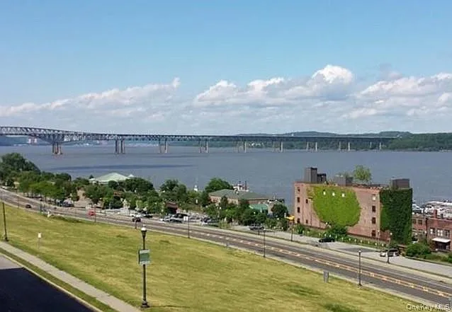 1 bed, 1.0 bath, 2385 sqft, $1,650 — Photo 3