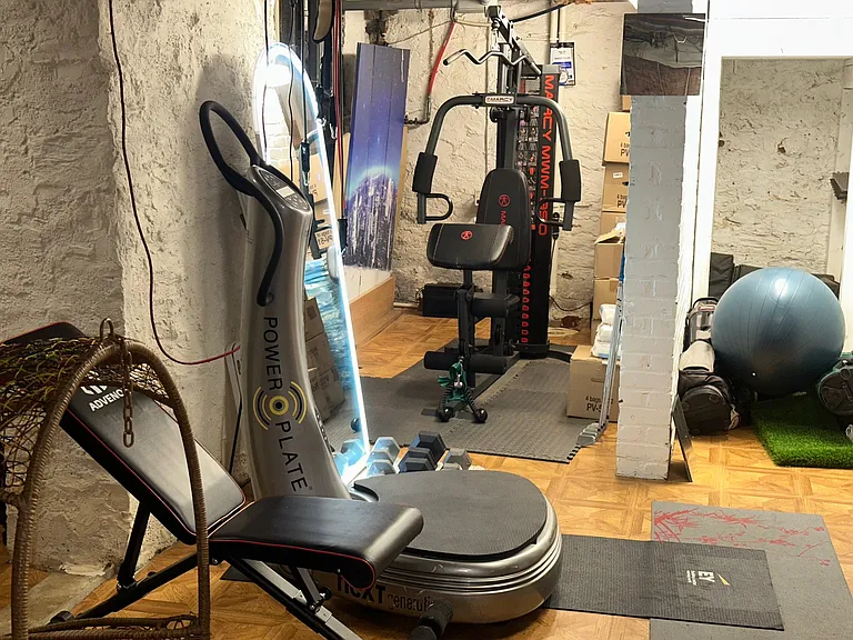 Home gym w/Universal and Powerplate