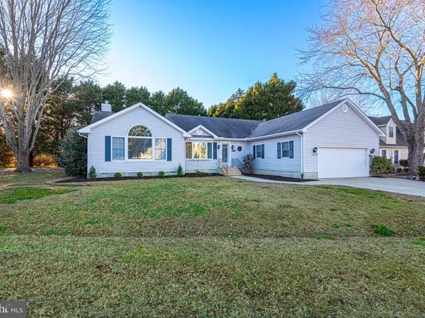 11215 Saint Martins Pkwy, Berlin, MD 21811