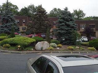 8450 98th St #2, Woodhaven, NY 11421