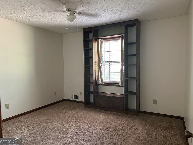 640 Hemphill Rd — Photo 18