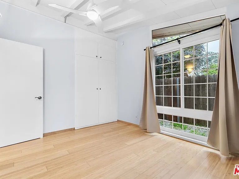 6742 Sunny Brae Ave — Photo 30