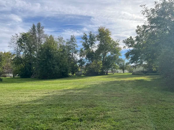 905 W Church St, Kewanee, IL 61443