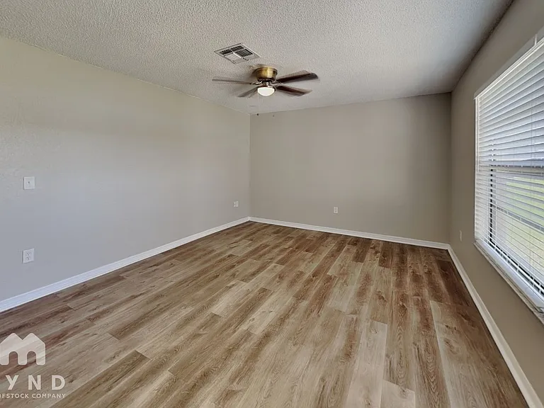 10327 Lansfield St — Photo 6