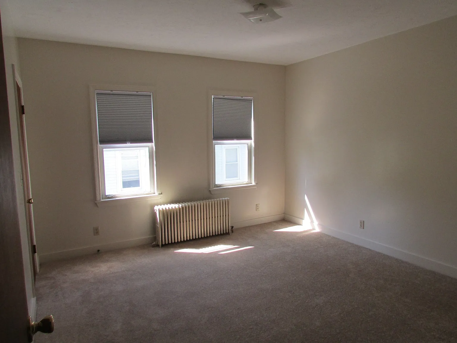 2 bed, 1.0 bath, 1000 sqft, $2,100 — Photo 2