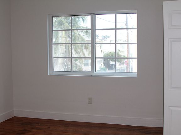 2nd image of 541 13th St APT 5