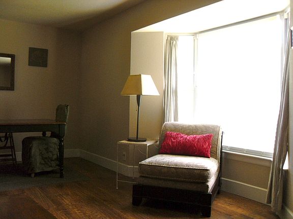5th image of 2952 Townsend Dr