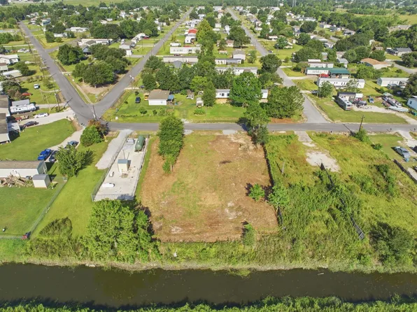 7313 Flounder Dr, Lake Charles, LA 70605
