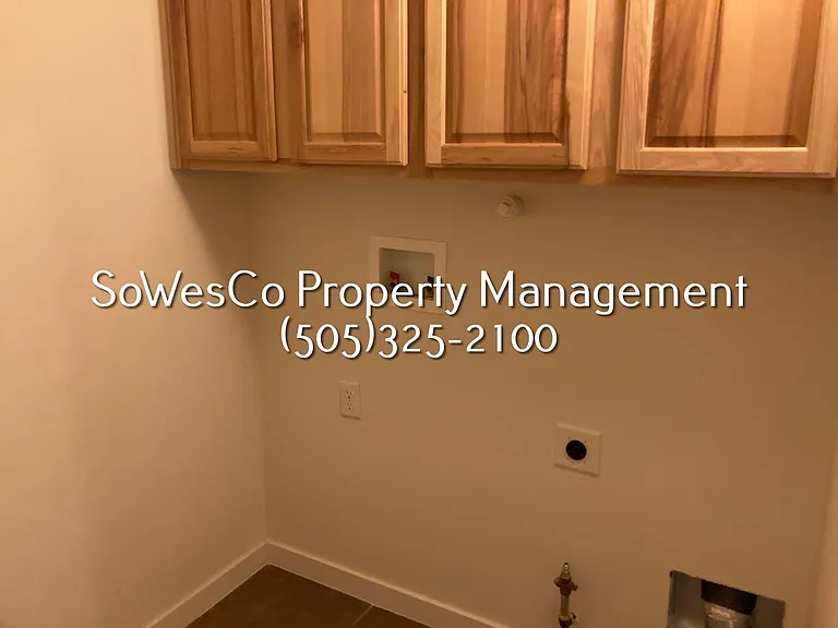 961 Katherine Ave — Photo 14