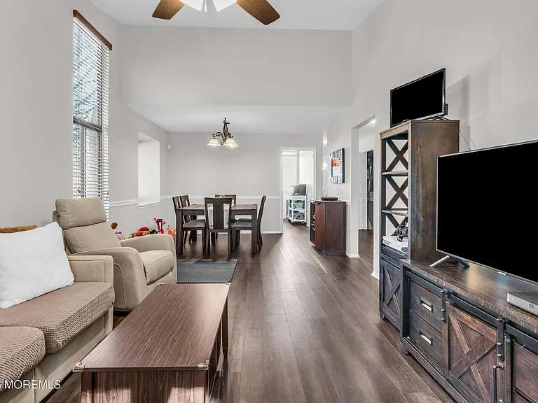 21 Dawn Ct — Photo 12