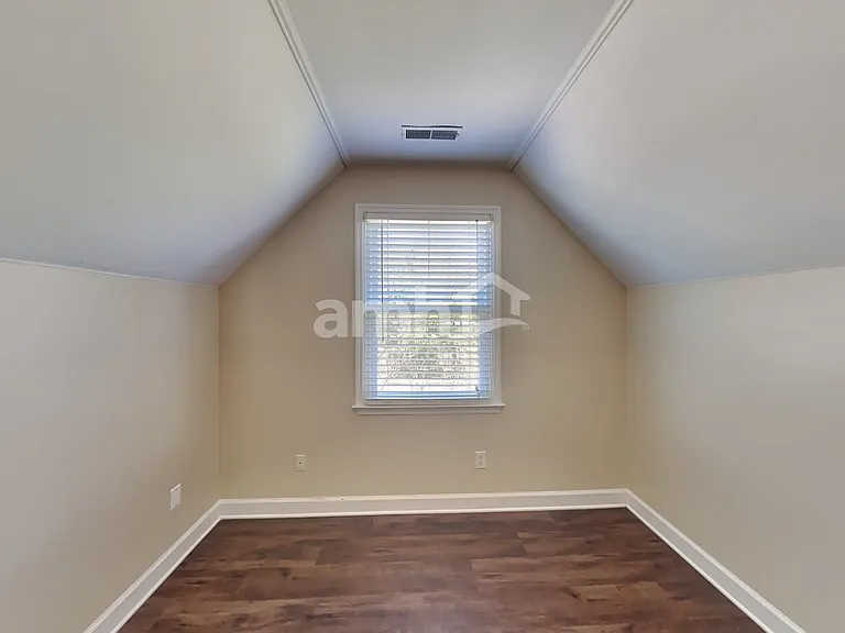 2885 Runnymeade Dr — Photo 15