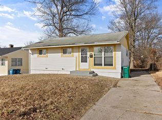 217 Ben Nevis Rd, Saint Louis, MO 63137