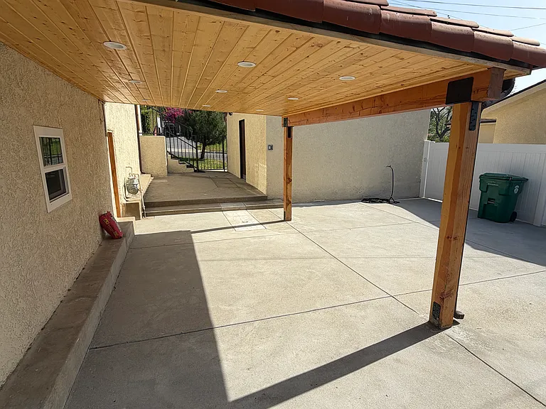 1090 E Verdugo Ave — Photo 27