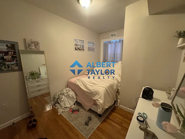 1942 Beacon St #1 — Photo 11