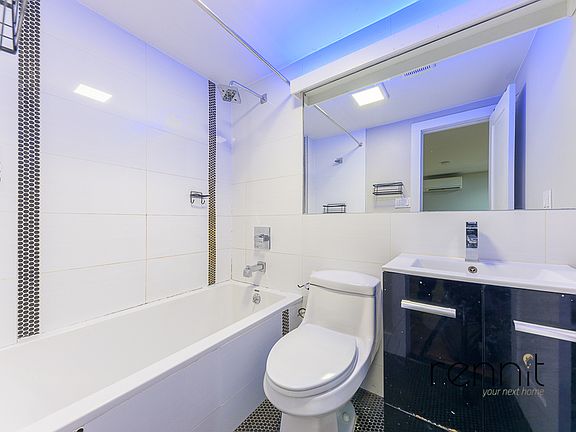 3rd image of 814 Saint Johns Pl APT 1F