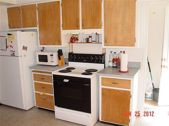 5th image of 828 Dwillard Dr