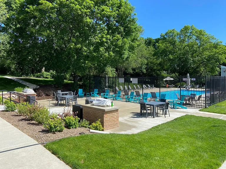 Country Meadows Apartments — Photo 21